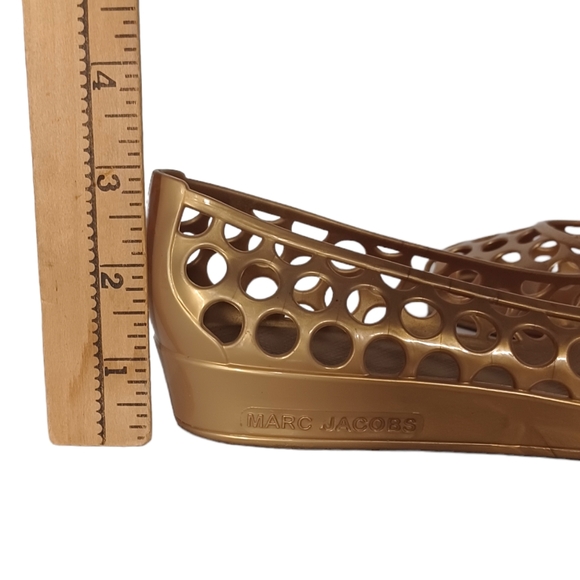 MARC JACOBS Gold Surf Jelly Perforated Polka Dot Closed Toe Sandals 35 (5) - Picture 11 of 11